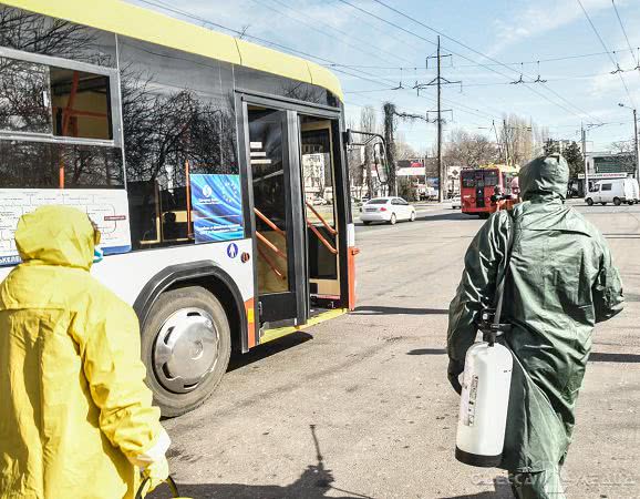 В Одессе троллейбусы дезинфицируют от коронавируса (фото)