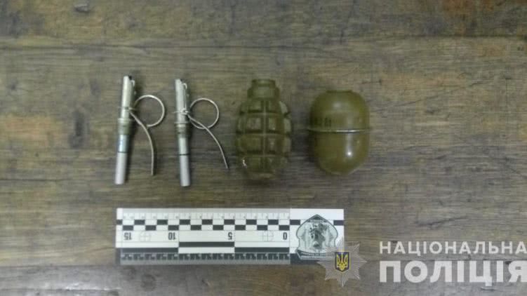 В Харькове остановили мужчину с двумя боевыми гранатами в рюкзаке