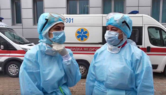 Одесситка с коронавирусом лежала в обычной больнице 8 дней, пока не сделали тест — волонтеры