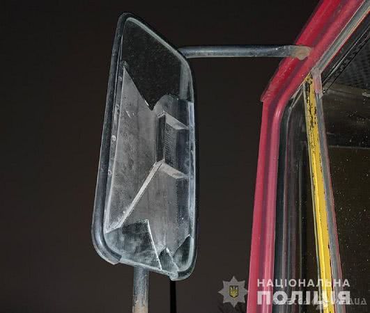 На окраине Одессы неизвестные взорвали бомбу под грузовиком (фото)