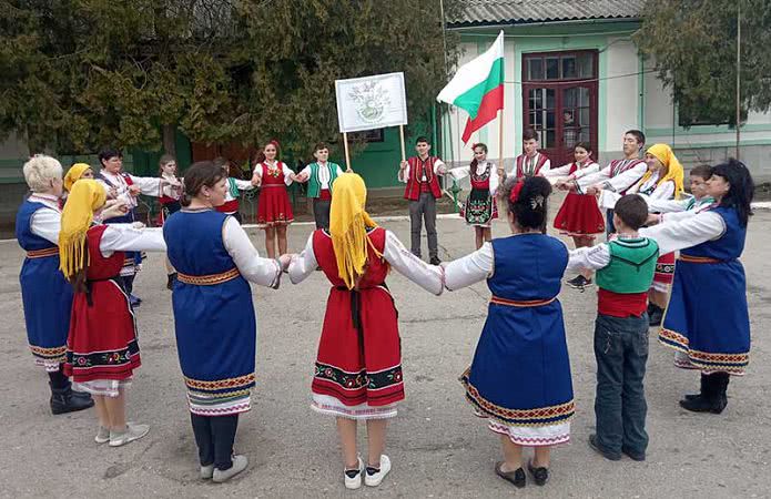 В селе на юге Одесской области станцевали с болгарами всего мира
