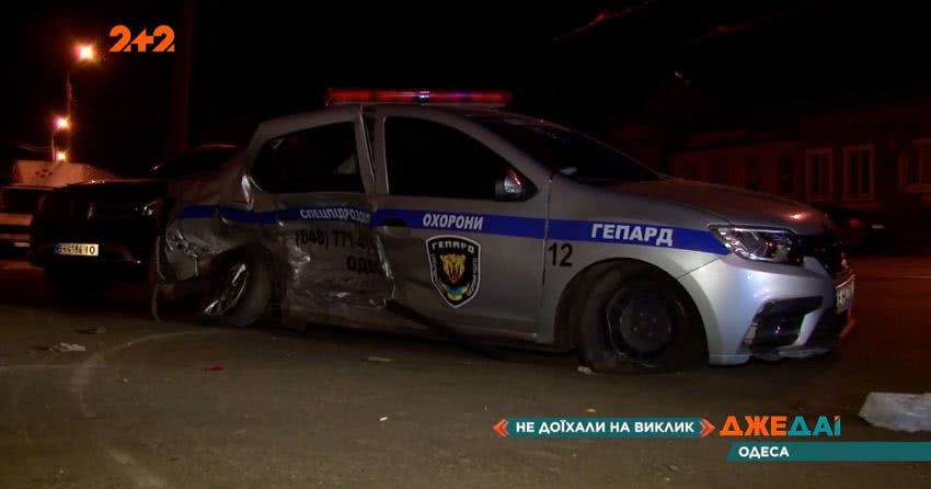 Одеські працівники охорони хотіли проскочити на червоне світло та стали призвідниками ДТП