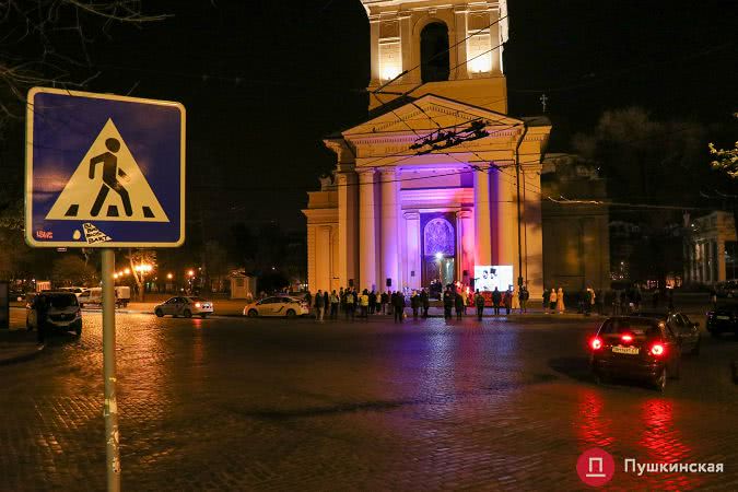 Пасха на карантине: как в Одессе прошло праздничное богослужение. Фоторепортаж