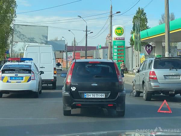 На поселке Котовского ДТП парализовало движение транспорта (фото)