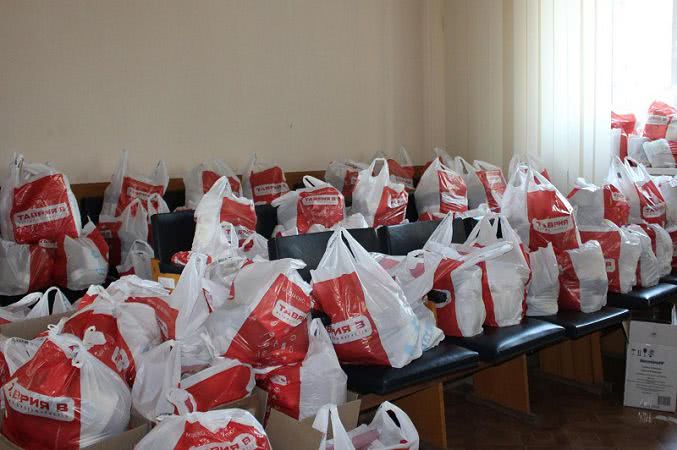 Волонтёры Белгорода-Днестровского продолжают развозить горожанам гуманитарную помощь