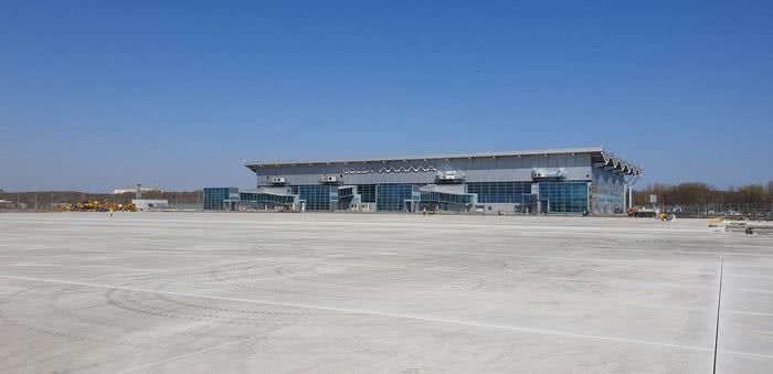 Одесский аэропорт ударными темпами строит новую взлетку