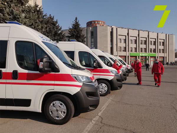 Медикам Одесской области передали новые машины скорой помощи (фото)