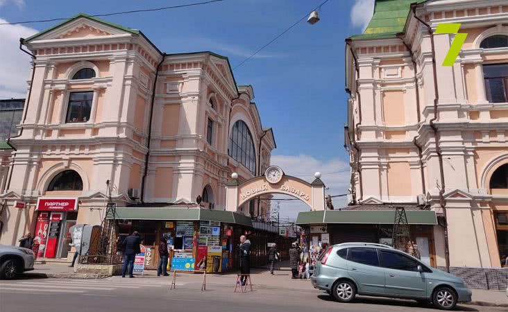 «Новый рынок» продолжает работать вопреки решению горсовета (фото)