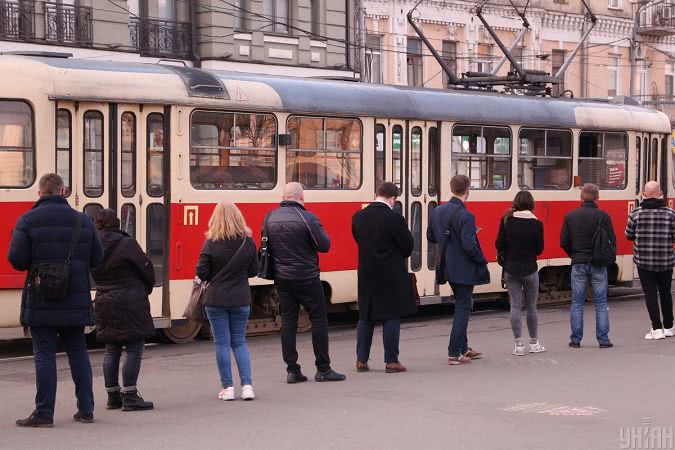 В Одесі трамвай зійшов з рейок, які деформувалися в результаті зливи