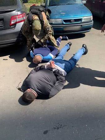 Под Киевом похитили бизнесмена и требовали 400 тысяч долларов выкупа: бандитов задержали аж в Одессе (фото)