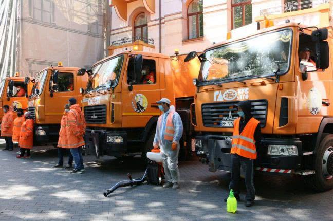 В Одессе пытаются решить проблему переполненных контейнеров и стихийных свалок