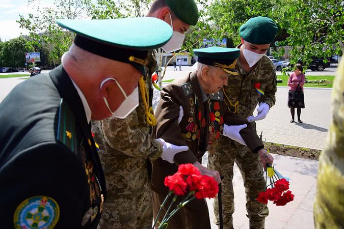 В Измаиле фронтовик-пограничник полковник Антон Петрович Гапонов почтил память павших собратьев