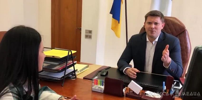 Нацгвардия в помощь: губернатор Одесской области выгнал журналистов, которые задали неудобный вопрос (видео)