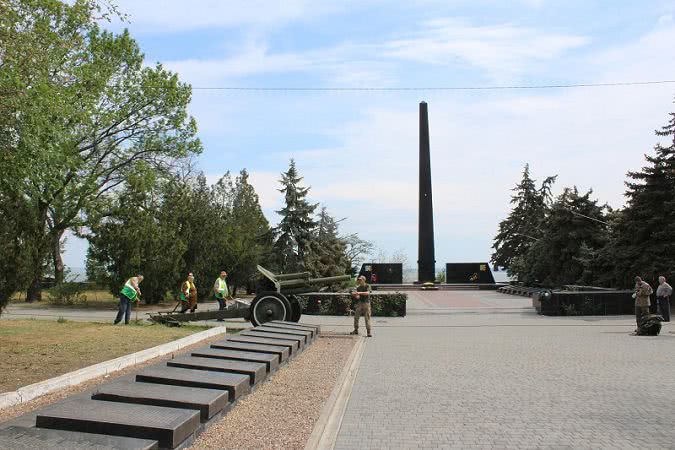 В Белгороде-Днестровском и в районе ко Дню Победы привели в порядок  скверы и парки