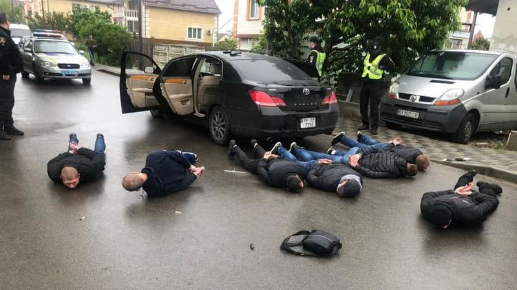 90-е вернулись. Под Киевом произошли массовые стычки и перестрелка