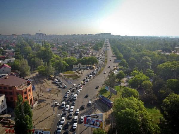 На поселке Котовского в Одессе появилась выделенная полоса для общественного транспорта