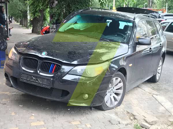 ДТП на Фонтане: автомобиль занесло на мокрой дороге (фото)