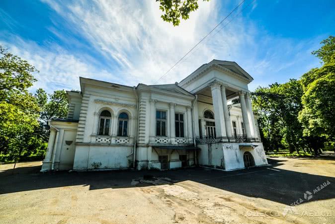 История одесского санатория Чкалова: от дачи градоначальника до развалин