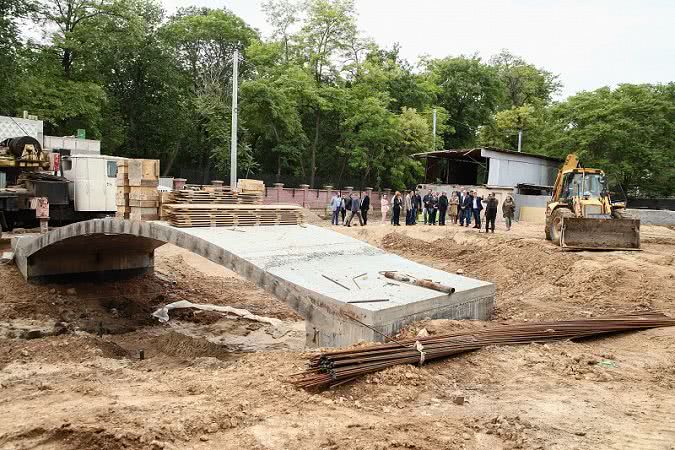 Преображенский парк в Одессе: интерактивный музей и озеро с лебедями