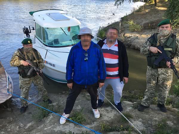 В Одесской области на Дунае пограничники задержали румынский катер