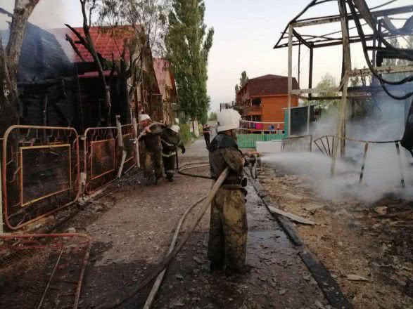 У курортній Затоці сталася пожежа на базах відпочинку