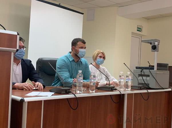 Больницу железнодорожников в Одессе продают частникам, врачи протестуют Больницу железнодорожников в Одессе продают частникам, врачи протестуют