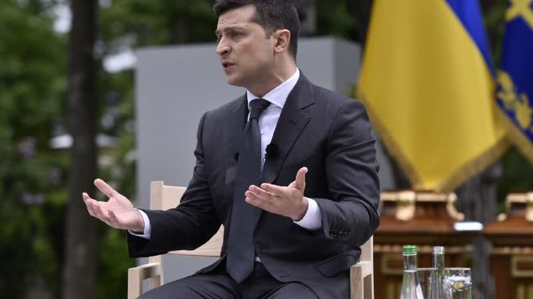 Зеленский выполнил условия террориста. Украинцы разделились на два лагеря