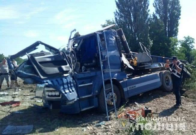Вторая за день трагическая авария на трассе под Одессой: двое погибли и двое пострадали (фото)