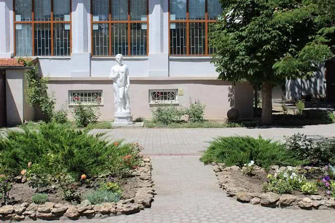 В Белгороде-Днестровском ремонтируют объекты культуры