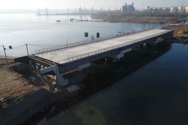 Недостроенный мост через Сухой лиман под Одессой передали в собственность государства