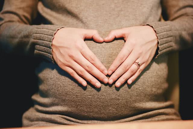В Украине «подросли» пособия по беременности и родам