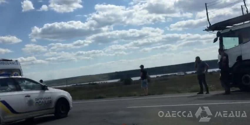 ДТП на трассе Одесса-Киев: столкнулись машины и фура