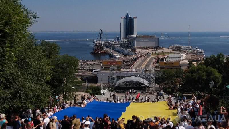 В Одессе прошло экстремальное празднование Дня Государственного флага Украины