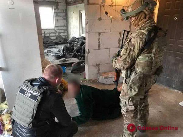 Прострелили ногу и бросили в багажник — в Одесской области будут судить разбойников-похитителей