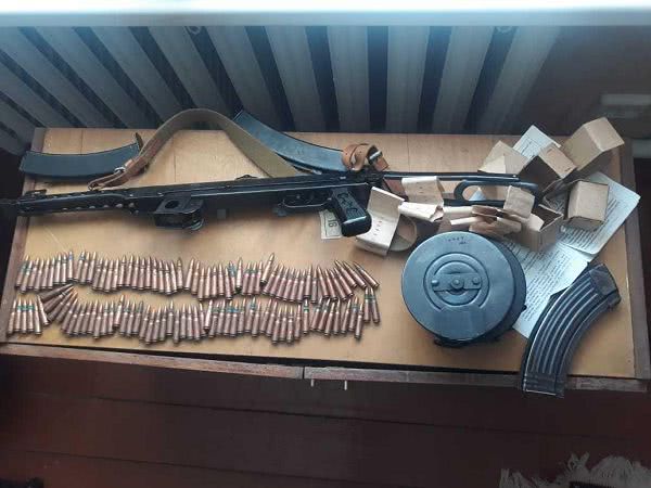 В Одеській області у місцевого жителя вилучили арсенал зброї та боєприпасів