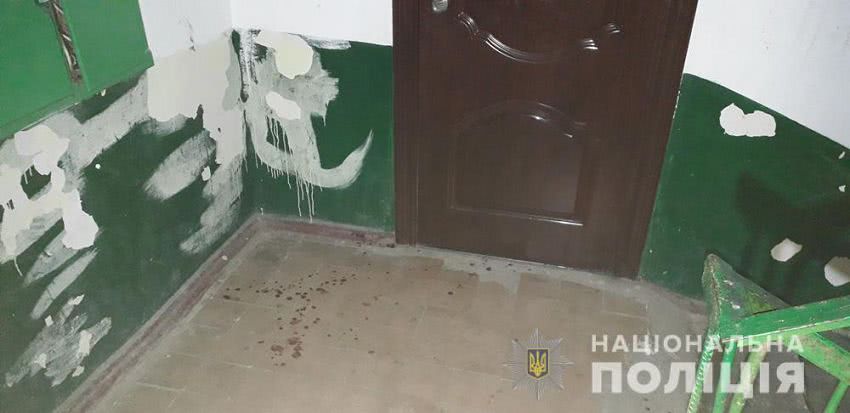 В Одеській області чоловік знущався над своєю вагітною дружиною і підстрелив сусіда