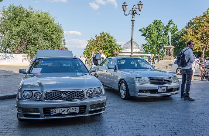 Центр Одессы превратился в музей: раритеты, спорткары и другие японские авто (ФОТО)