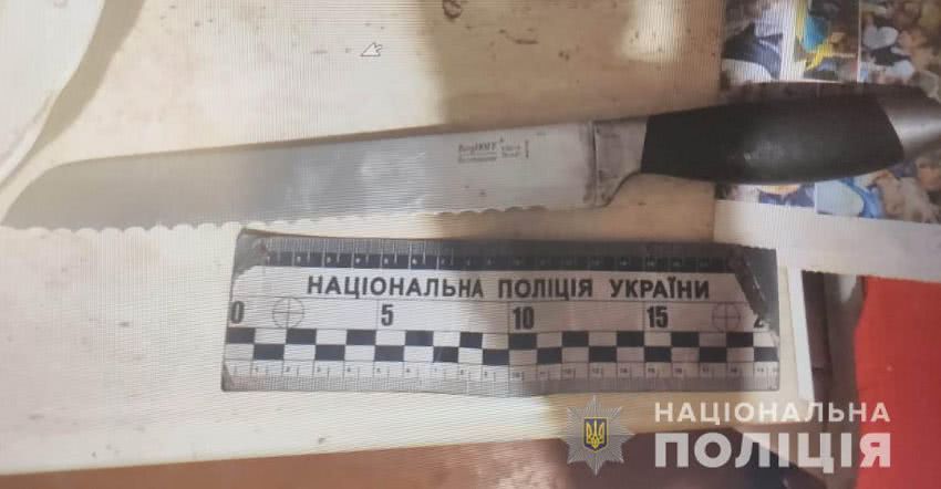 В Черноморске парень чуть не зарезал отчима за пьянство