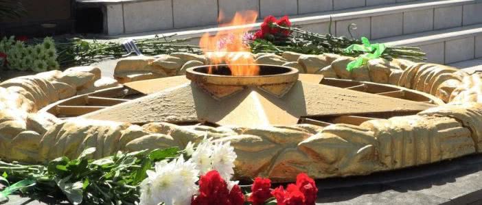В Черноморске возложили цветы по случаю памятных дат Второй мировой войны (видео)