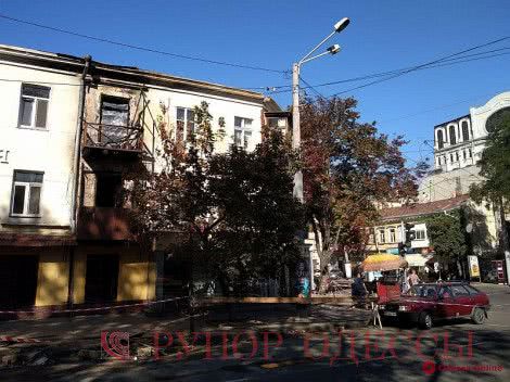 В центре Одессы часть проспекта закрыта для проезда автомобилей
