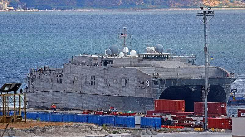 В Одесский порт зашел американский военный корабль