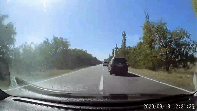 На трассе Николаев-Одесса водители превышают скорость и ездят по встречной полосе — видео