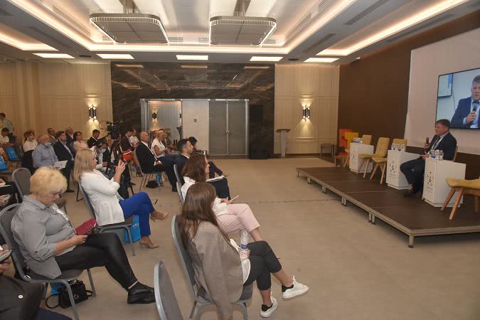 В Одессе на международном форуме обсуждают инвестиции и туризм