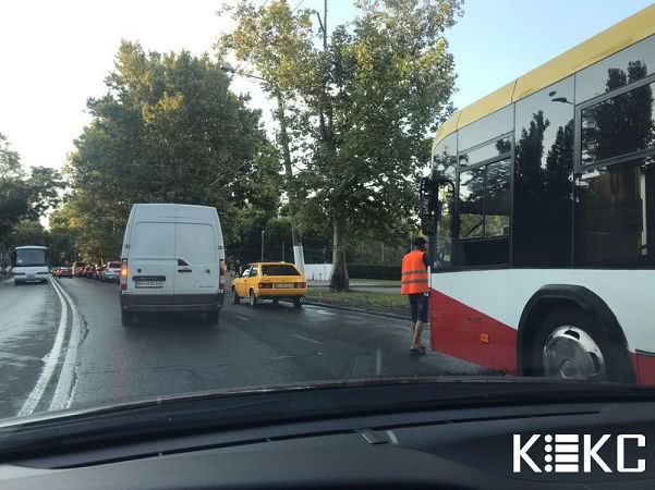В центре Одессы произошло ДТП с участием троллейбуса