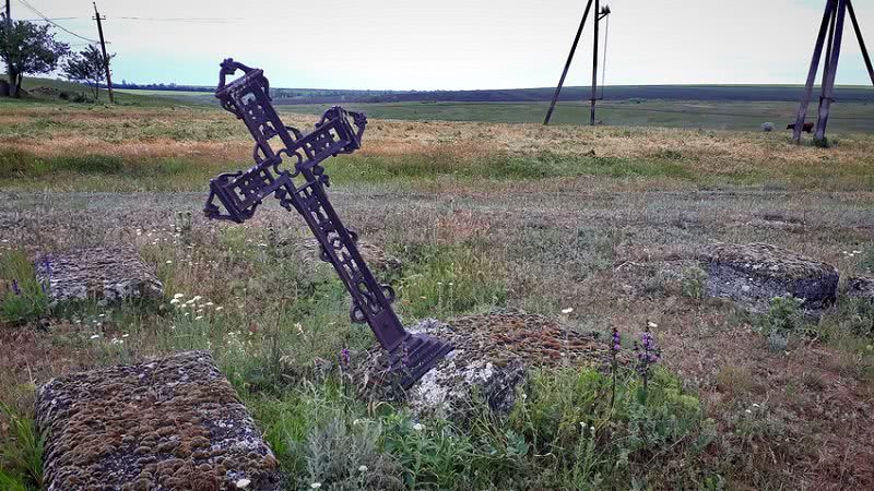 Житель Одесской области проведёт 4 года в тюрьме за погром на кладбище