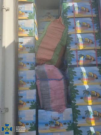 112 кг кокаина стоимостью 17 млн долларов обнаружили в прибывшем в Одессу контейнере с бананами, — СБУ. ФОТОрепортаж