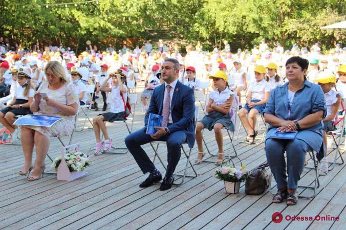 В Зеленом театре прошел праздник для детей Приморского района (фоторепортаж)