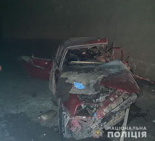 В Одесской области в тоннеле разбилась легковушка: водитель погиб