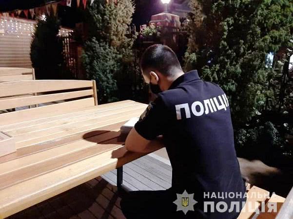 В Одессе двое мужчин устроили стрельбу. Появилось видео