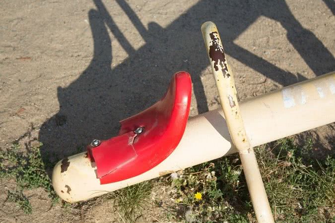 Ломать – не строить: в Черноморске продолжаются случаи вандализма